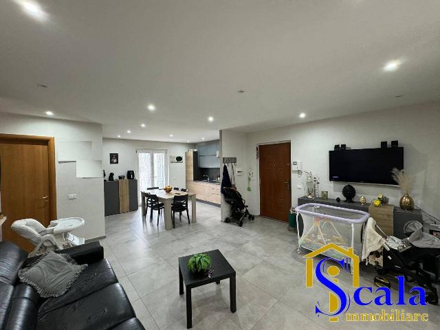 4-room flat, San Tammaro - Photo 1