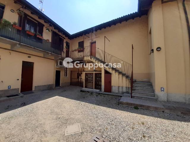 2-room flat in Via Dante 15, Robecco sul Naviglio - Photo 1