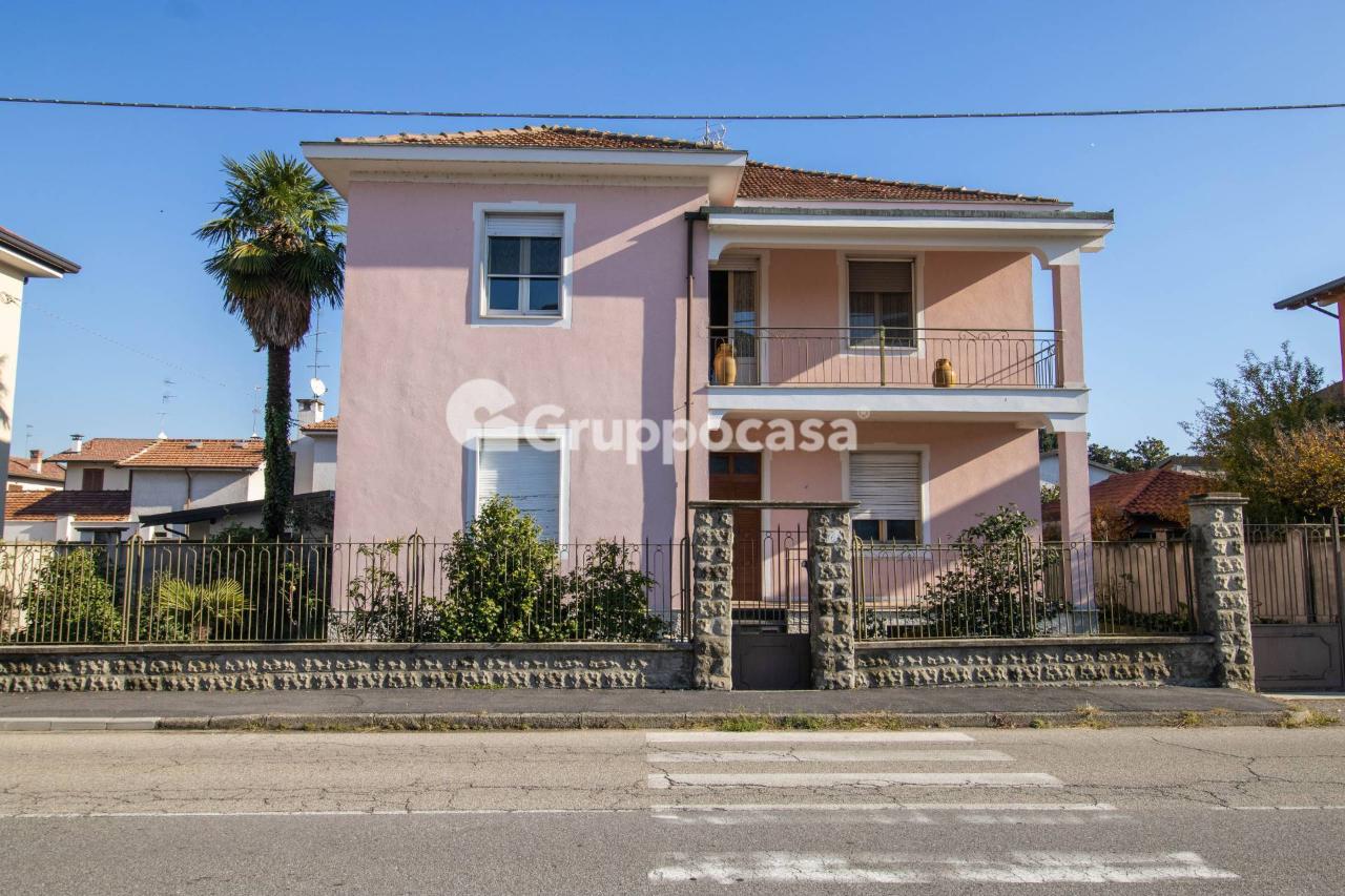 Villa in vendita a Robecco Sul Naviglio