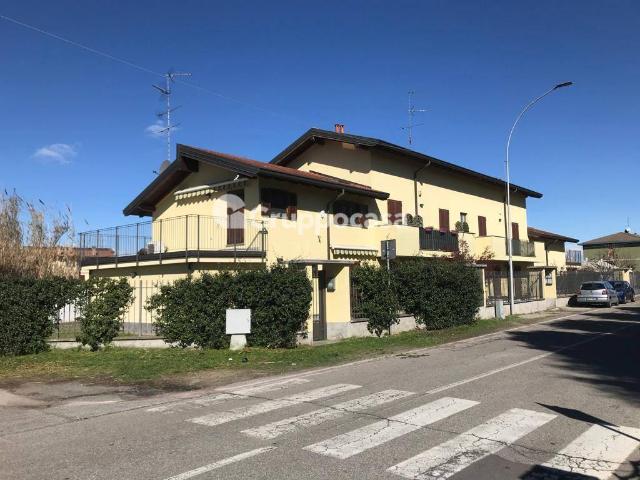 Terraced house in Via Ippolito Nievo 9, Corbetta - Photo 1