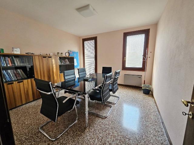 Gemeinschaftsbüro in Via Niccolò Tommaseo 110, Padova - Foto 1