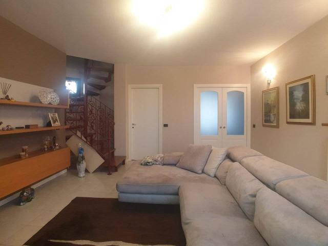 3-room flat in Via Madre Teresa di Calcutta, Maleo - Photo 1