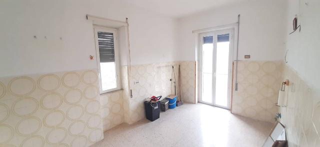 Vierzimmerwohnung in Via Alcide De Gasperi, Genzano di Roma - Foto 1