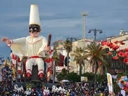 Negozio in Viale Giosuè Carducci 53, Viareggio, {3} - Foto 1