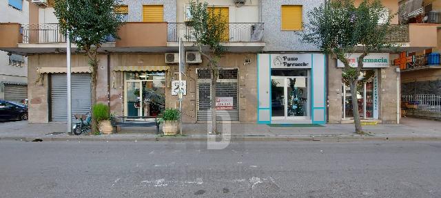 Geschäft in Via Panebianco 125, Cosenza - Foto 1