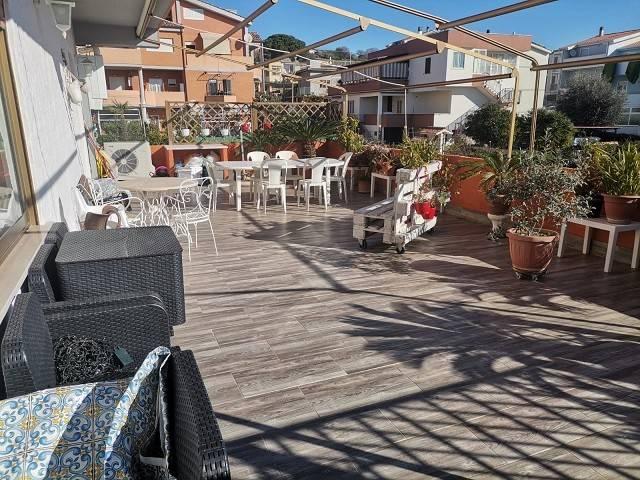 4-room flat in Via dei Fiori 44, Santa Marinella - Photo 1