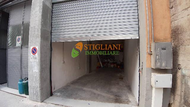 Garage or car box in Via Labanca, Campobasso - Photo 1