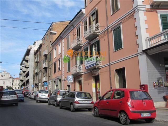 Negozio in Via Mazzini 113, Campobasso - Foto 1