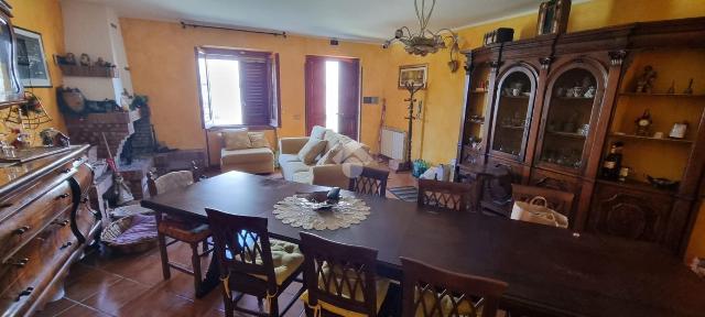 4-room flat in Via Maiorana 4, Artena - Photo 1