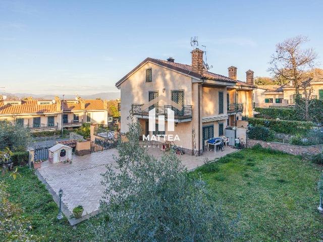 Villa a schiera in Viale Guglielmo Marconi, Monte Porzio Catone - Foto 1