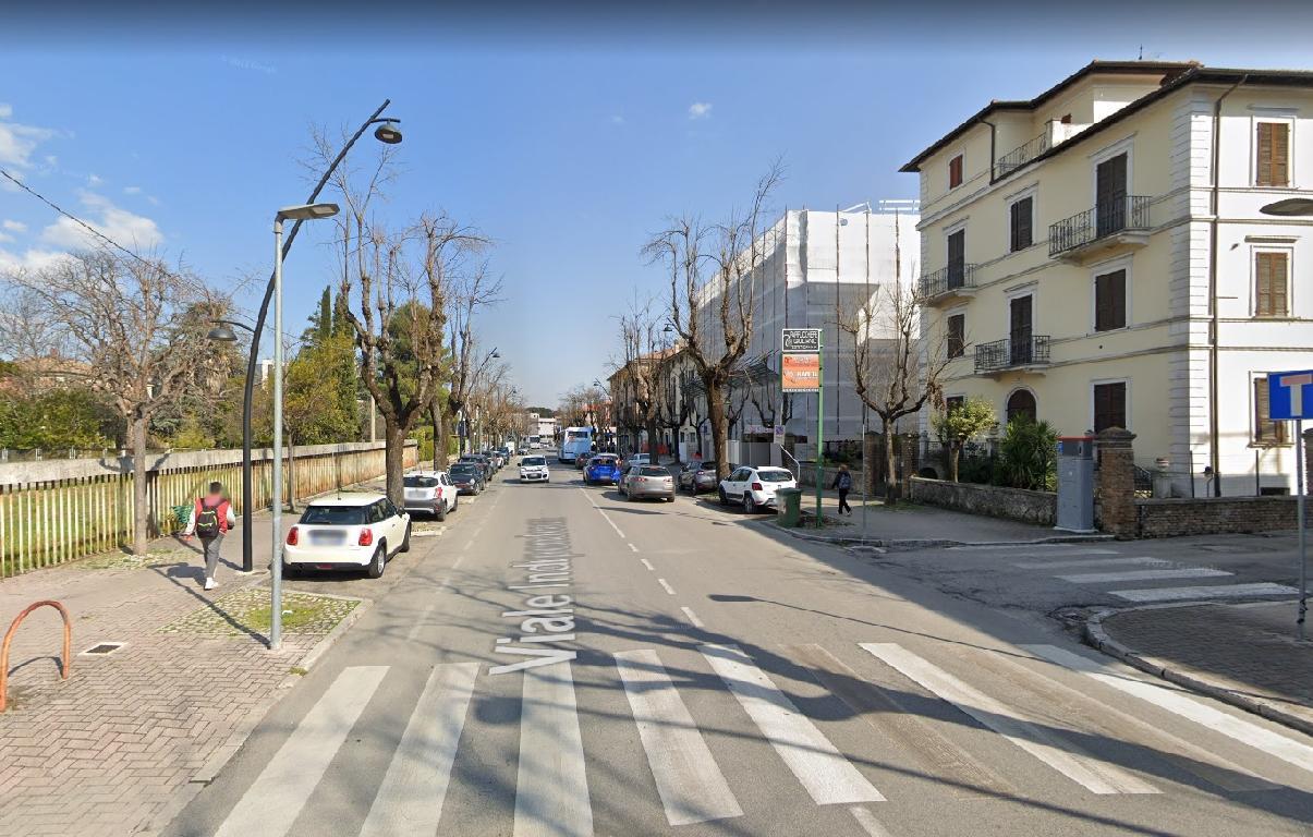Locale commerciale in Viale Indipendenza, 57, Ascoli Piceno, {3} - Foto 2