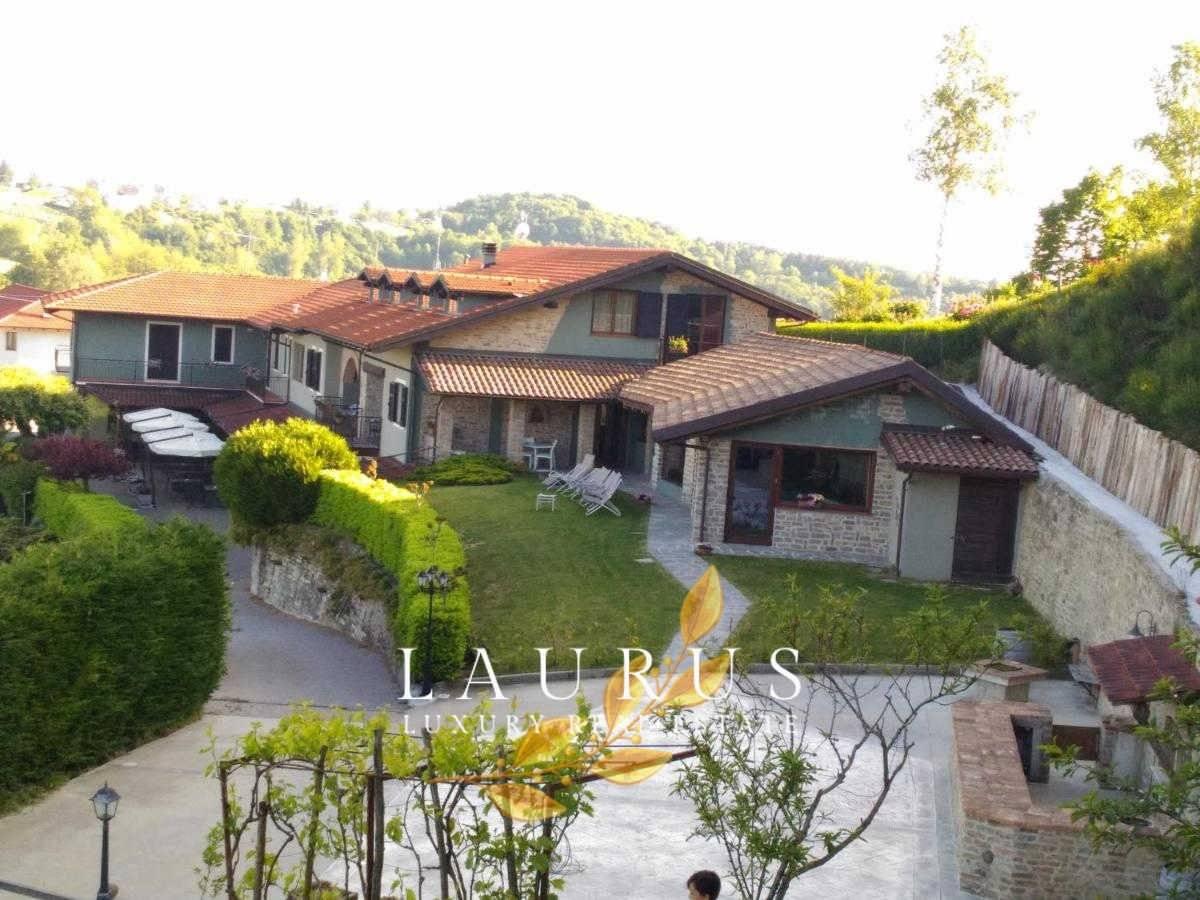 Villa in vendita a Cerreto Langhe