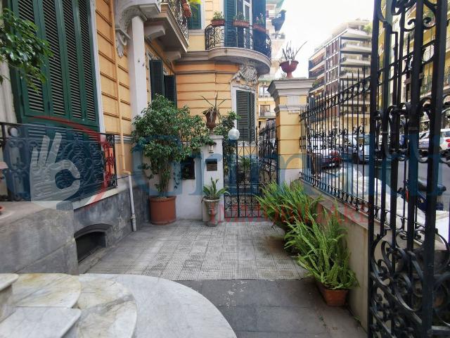 Warenlager in Corso Vittorio Emanuele , Napoli - Foto 1