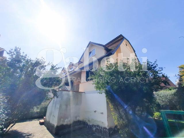 Two-family villa in Via Ripuaria 445, Giugliano in Campania - Photo 1