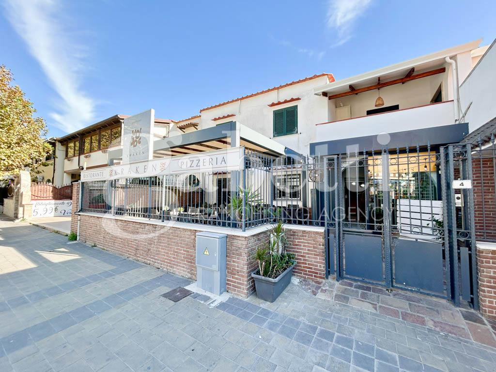 Ristorante in Viale delle Acacie 4, Castel Volturno, {3} - Foto 1