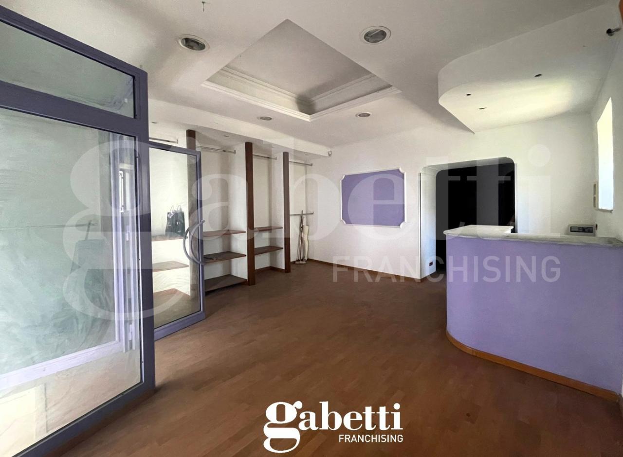 Negozio in Via Vittorio Emanuele , Bellona, {3} - Foto 2