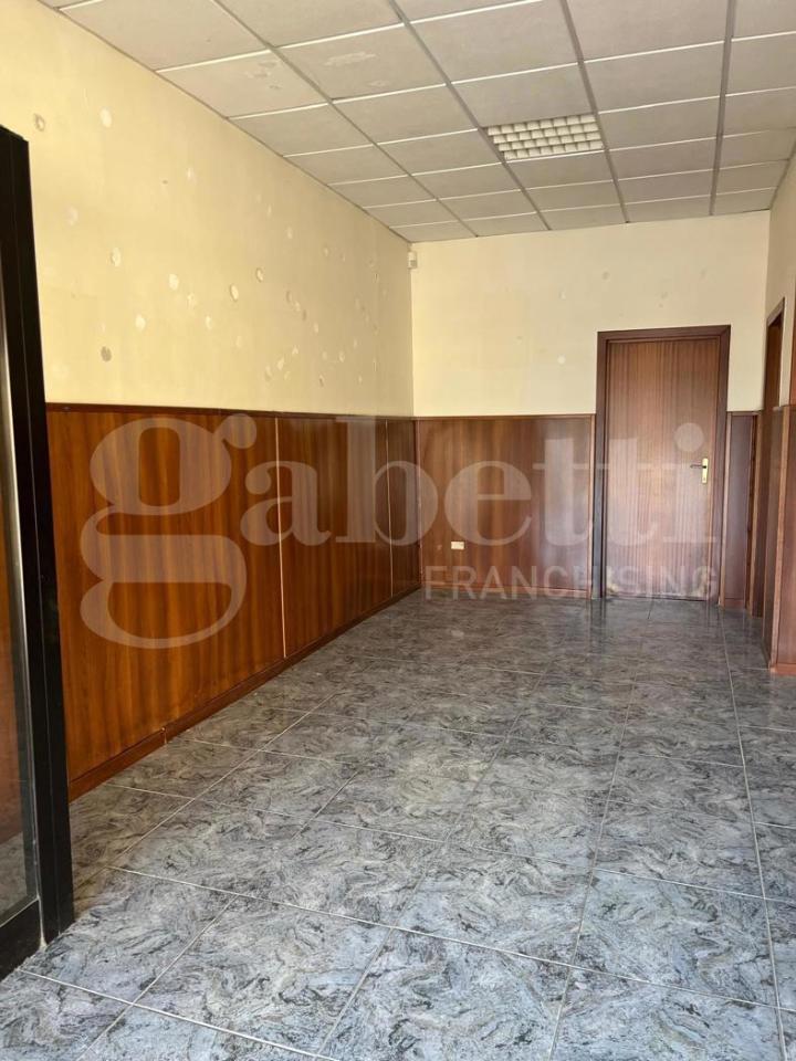 Negozio in Via Contrada Agnena, Vitulazio, {3} - Foto 2
