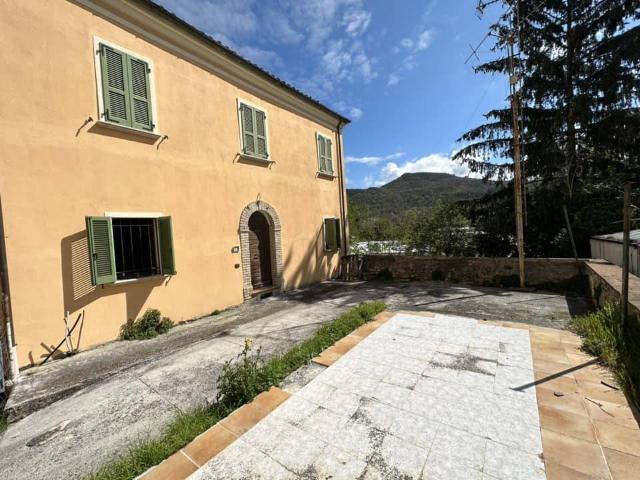 Detached house in Via Felice Bisleri 24, Nocera Umbra - Photo 1