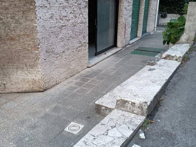 Geschäft in Via Laviosa 14, Genova - Foto 1