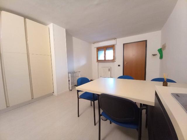 2-room flat in Via Finlandia, Pisa - Photo 1