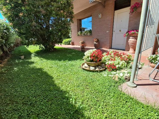 Terraced house in Via Alcide De Gasperi, Pontedera - Photo 1