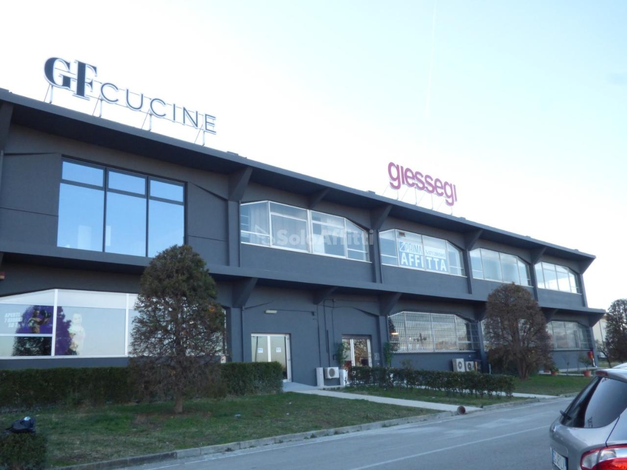 Capannone in , Osimo, {3} - Foto 1