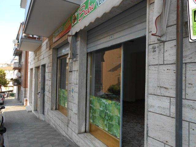 Magazzino in Via Antinori, Ancona, {3} - Foto 2