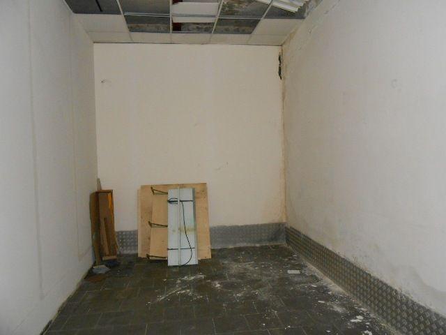 Locale commerciale in Via Maggini, 45, Ancona, {3} - Foto 2