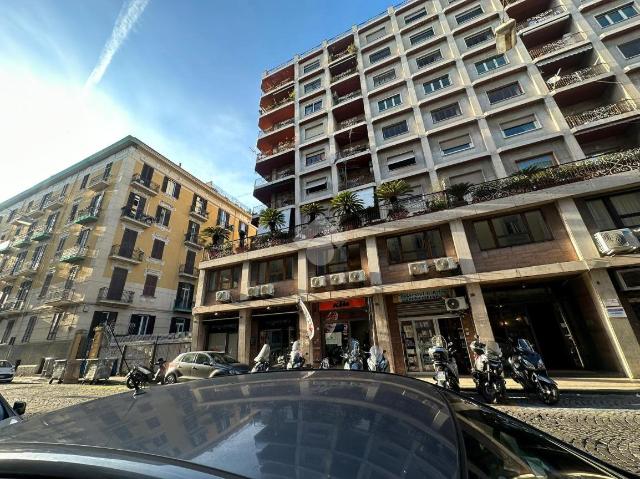 Negozio in Via Andrea d'Isernia 41, Napoli - Foto 1