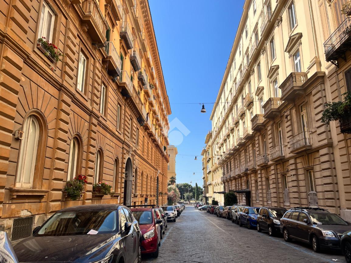 Magazzino in Via Rione Sirignano 10, Napoli, {3} - Foto 1