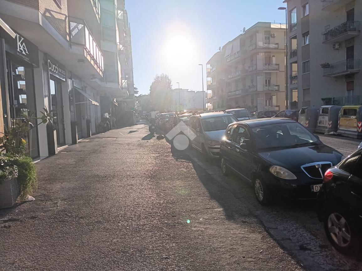 Negozio in Via Alessandro Manzoni 151, Napoli, {3} - Foto 2