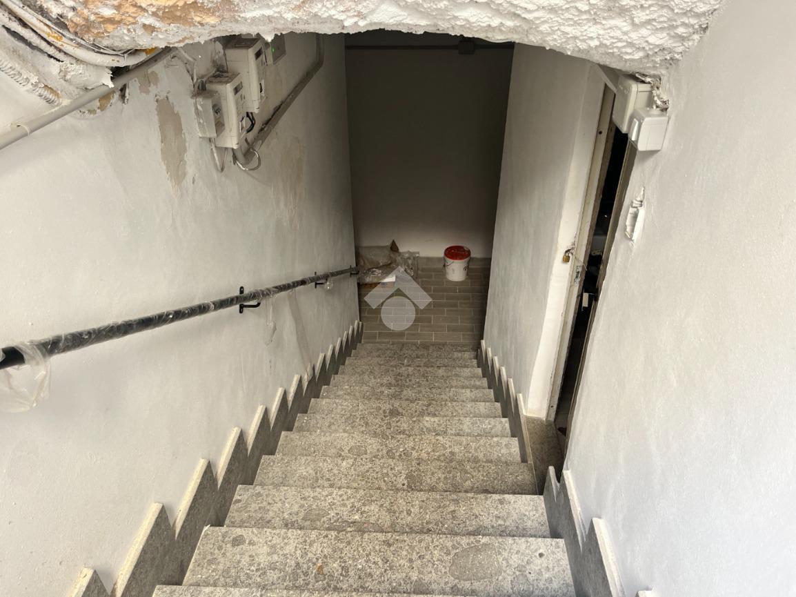 Magazzino in Via Rione Sirignano 10, Napoli, {3} - Foto 2