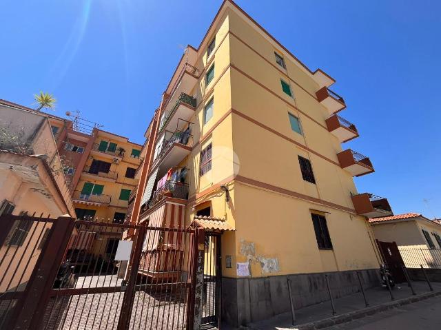 4-room flat in Via Sant'Antonio 27, Torre del Greco - Photo 1