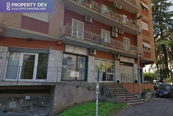 Geschäft in Via Francesco d'Ovidio 67, Roma - Foto 1