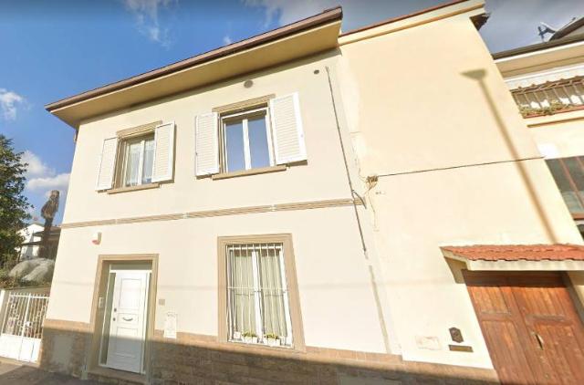 2-room flat in Viale 1 Maggio, Sesto Fiorentino - Photo 1