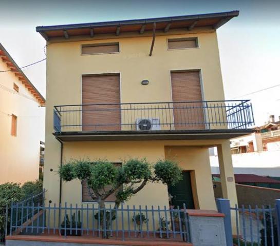 3-room flat in Via di Turchia, Prato - Photo 1