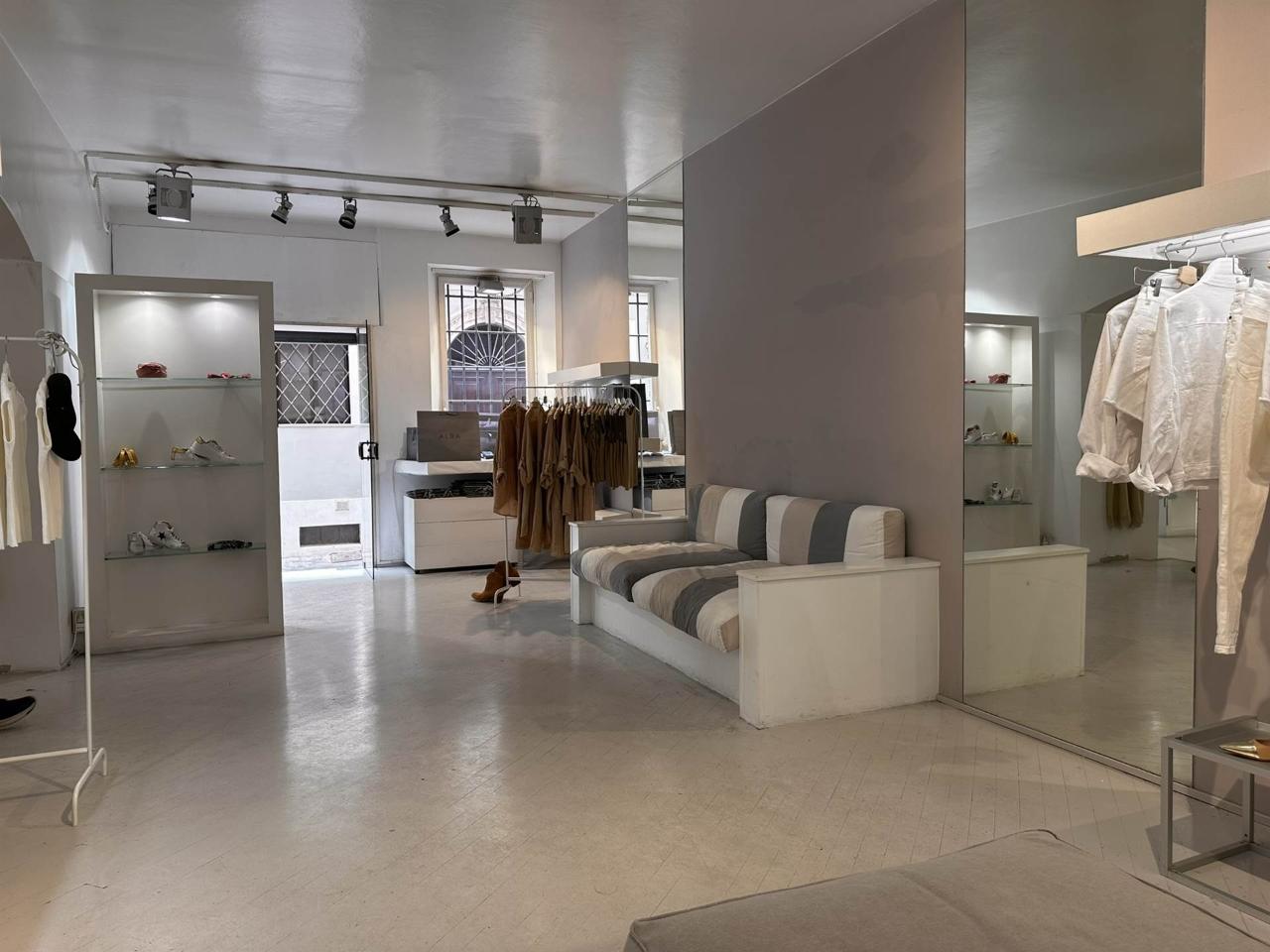 Negozio in , Senigallia, {3} - Foto 1