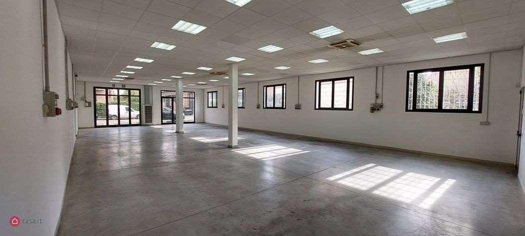 Palazzina commerciale in Via 1° Maggio 28., Sassuolo, {3} - Foto 2