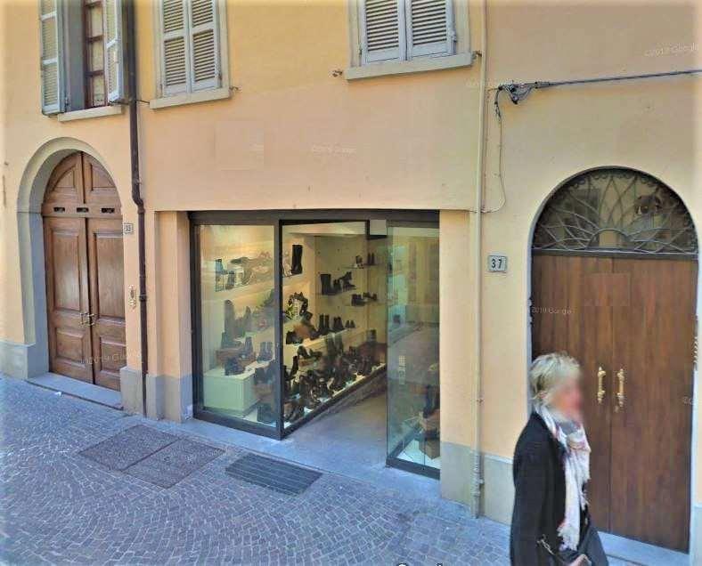 Negozio in Via C. Menotti 37, Sassuolo, {3} - Foto 1