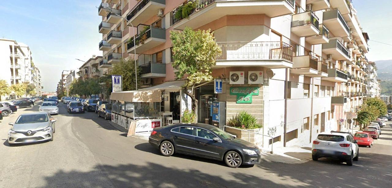 Negozio in Viale della Repubblica, Cosenza, {3} - Foto 1