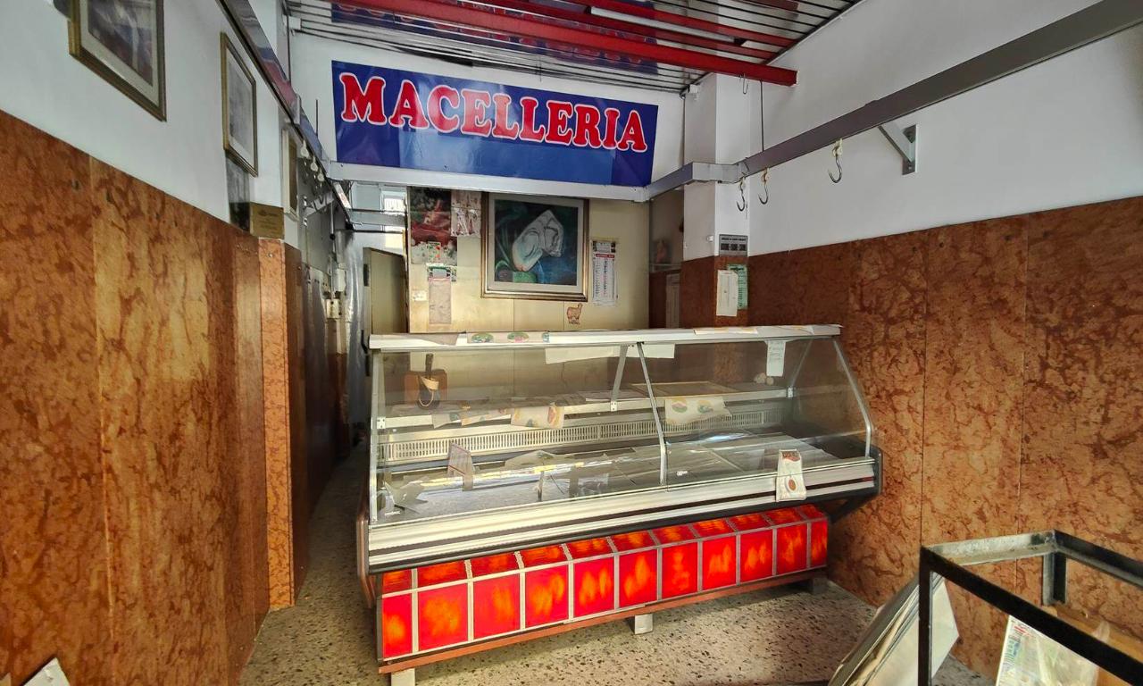 Negozio in Viale della Repubblica, Cosenza, {3} - Foto 2