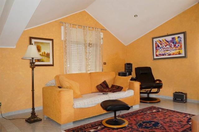 4-room flat, Mendicino - Photo 1