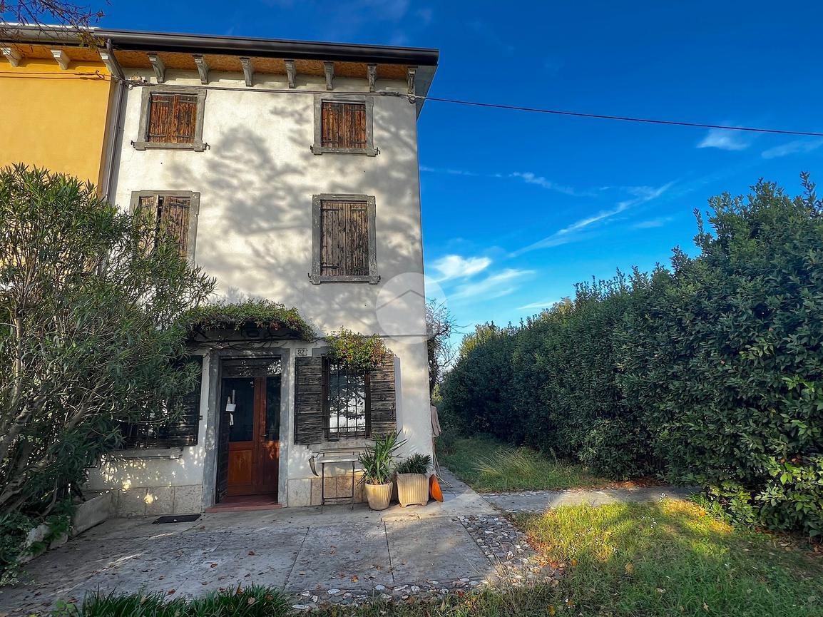 Casa indipendente in vendita a Verona