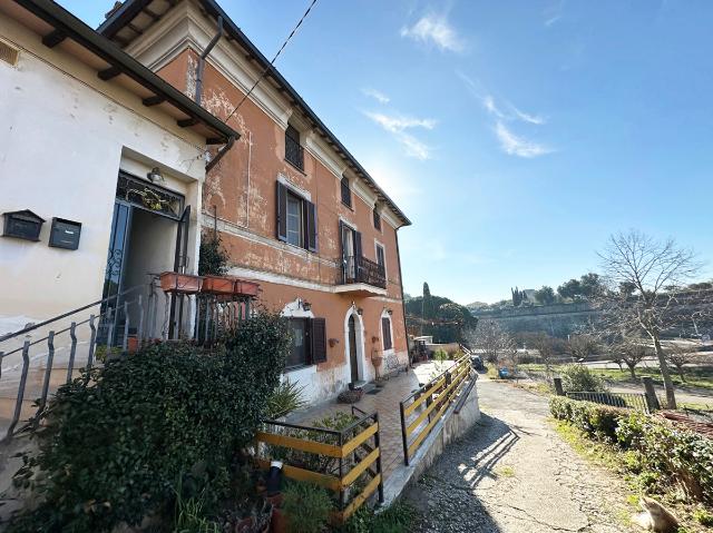 4-room flat in Via Monsignore Giuseppe Gori 2, Nepi - Photo 1