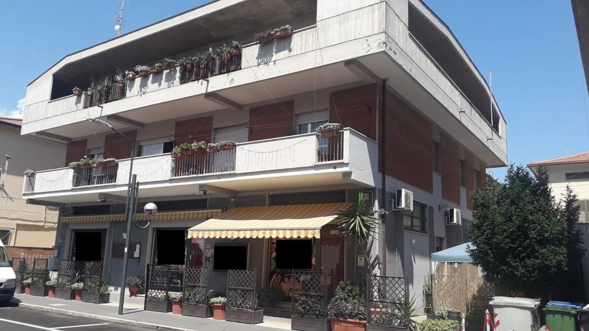 Palazzo in vendita a Alba Adriatica
