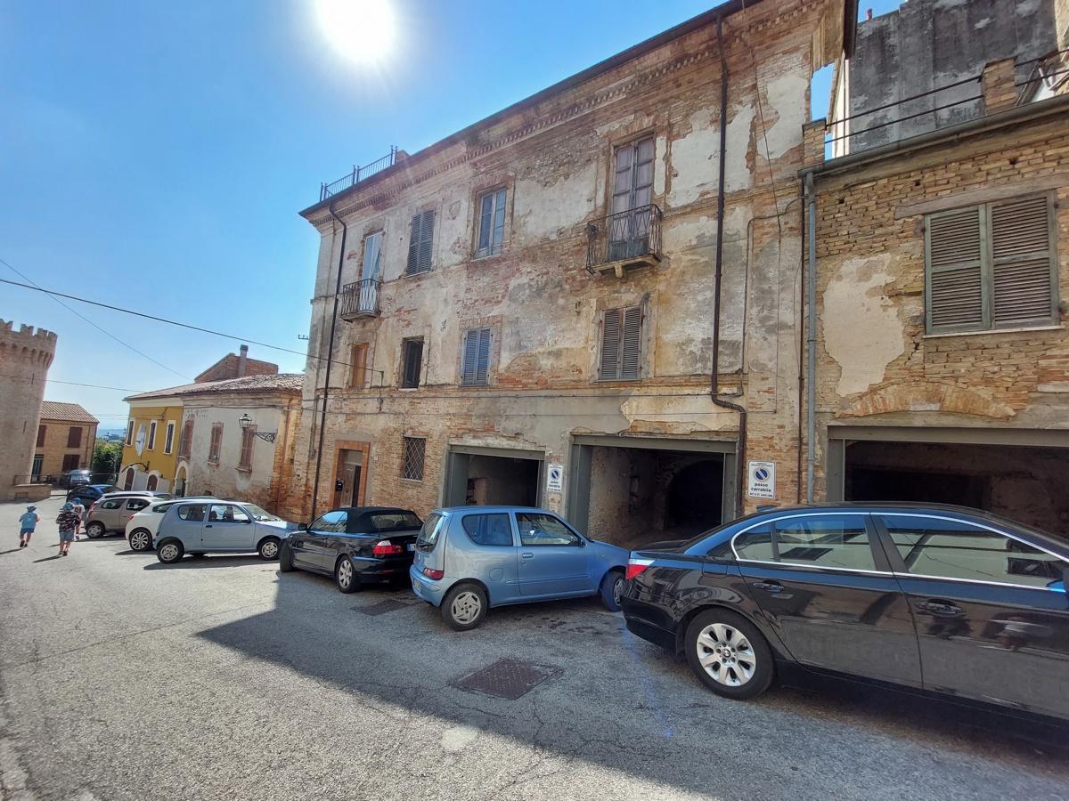 Palazzo in vendita a Mosciano Sant'Angelo