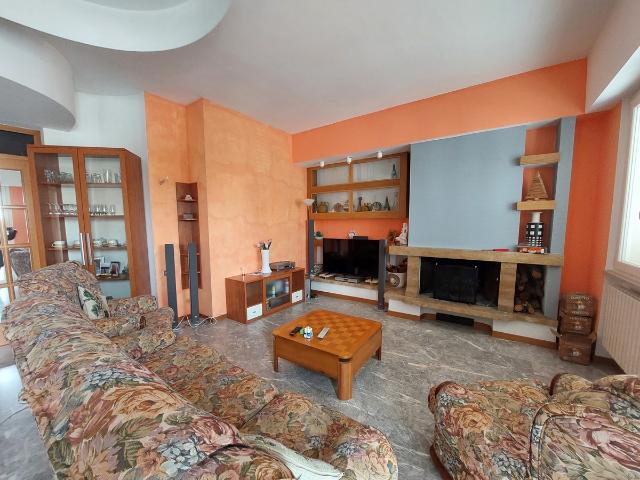 4-room flat in Piazza Matteotti Snc, Tortoreto - Photo 1