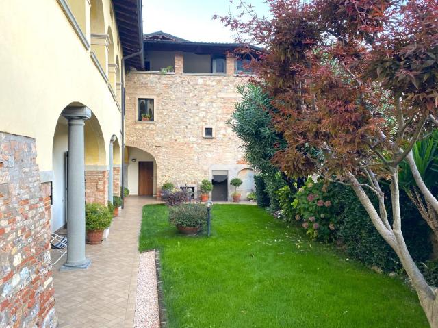 4-room flat in Via Madonna 2, Corte Franca - Photo 1