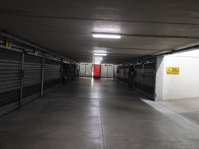 Garage or car box in Piazza della Vittoria, Treviso - Photo 1