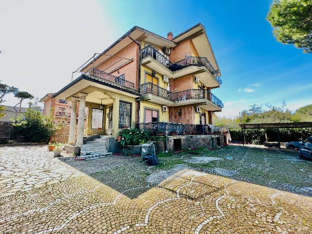 Mansion in Via Nettunense, Ariccia - Photo 1